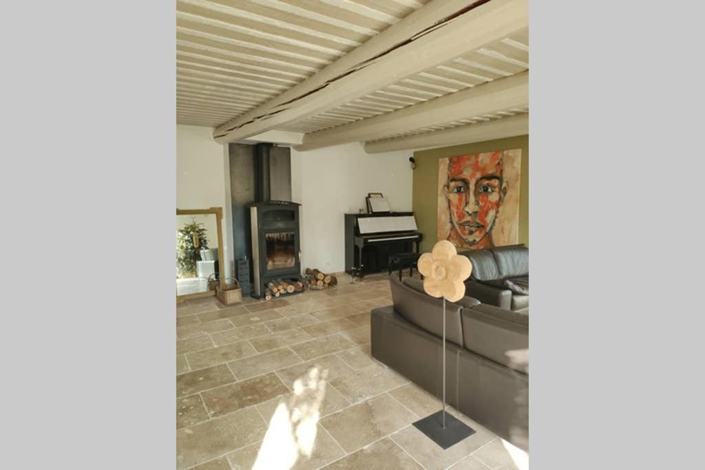 Belle Longere Au Calme - L'Auguste Maison D'Hotes Valensole Ngoại thất bức ảnh